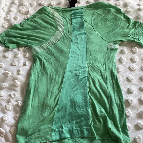 POLECI asymmetrical tee 💚 - Picture 3 of 6